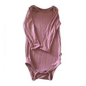 Kyte Baby Mauve Long Sleeve Baby Bodysuit 6-12 months